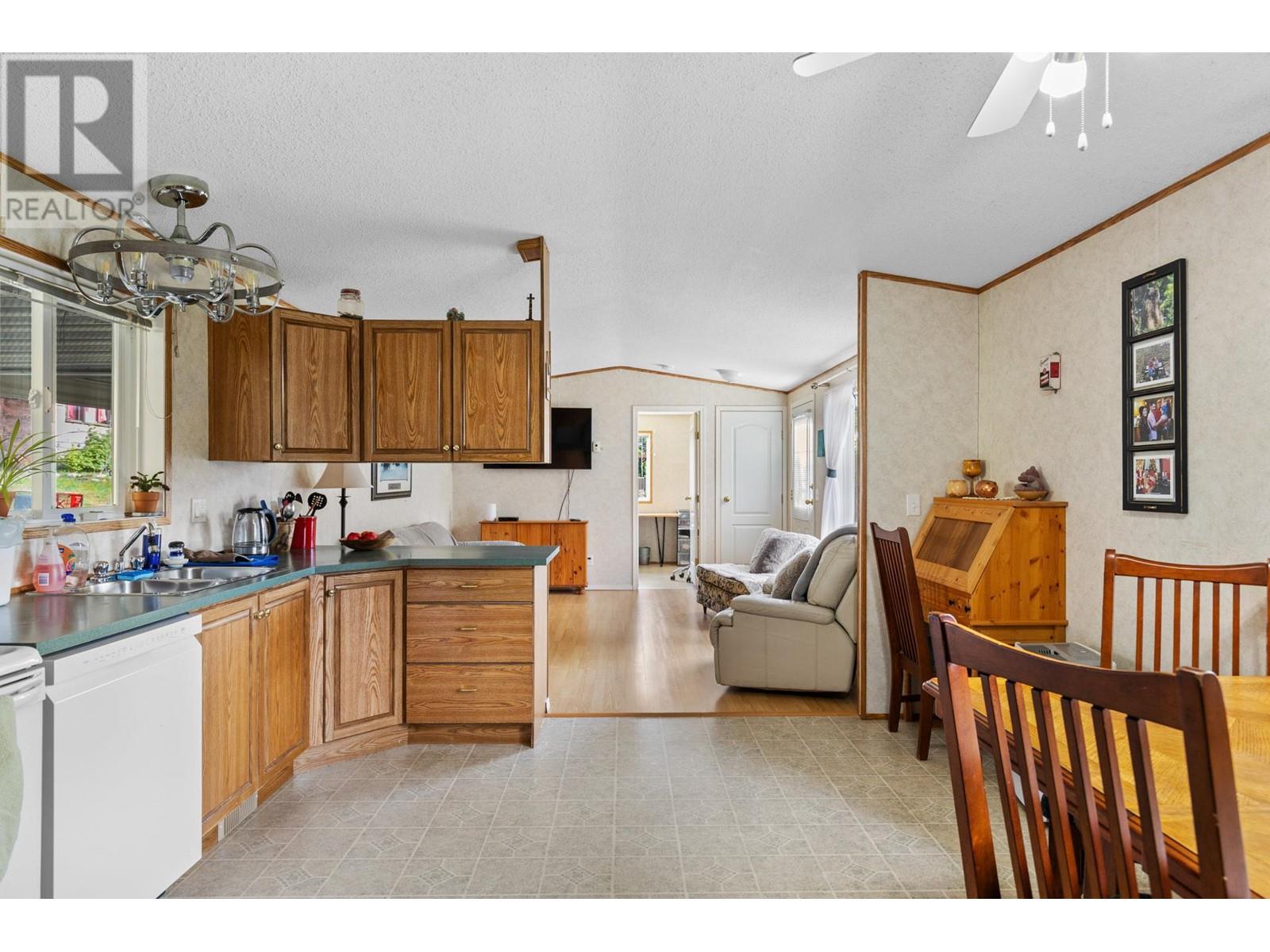 5574 Stubbs Road, Lake Country