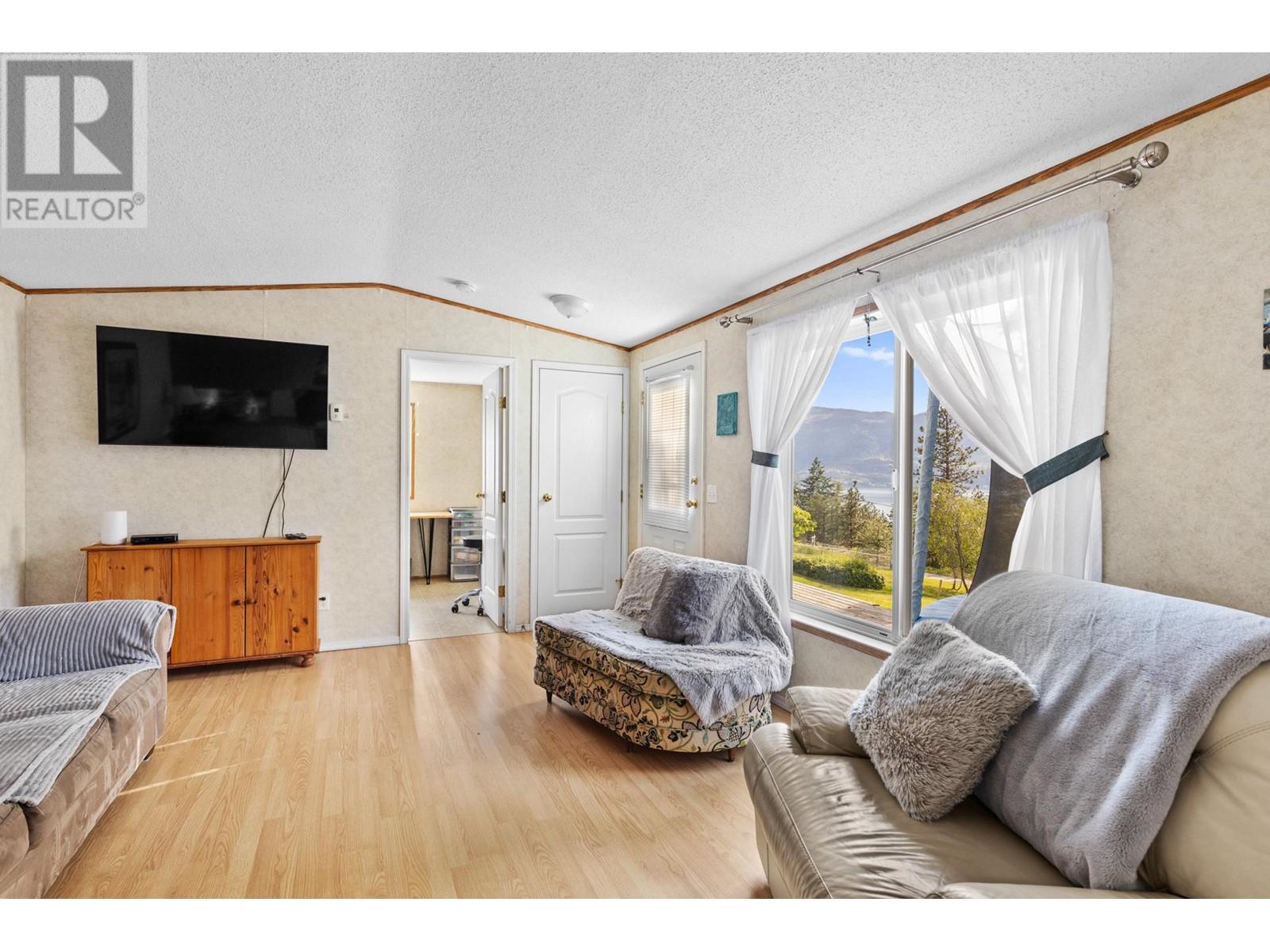  5574 Stubbs Road, Lake Country