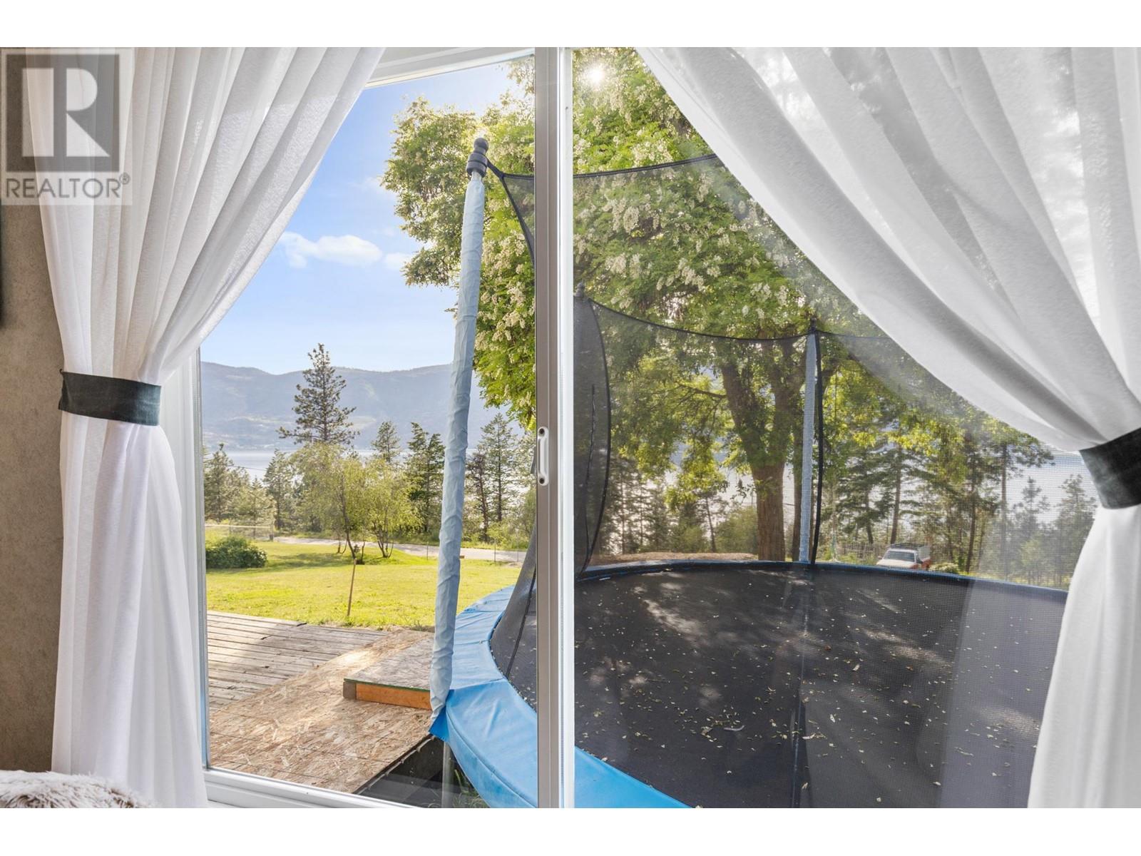  5574 Stubbs Road, Lake Country