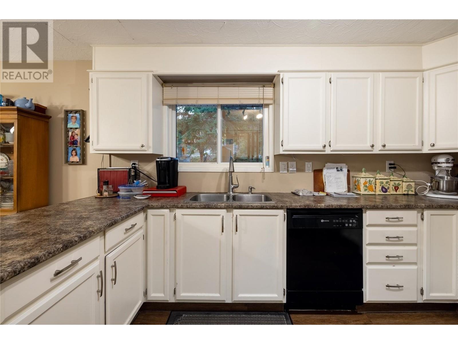 10750 Highway 97 Highway, Lake Country