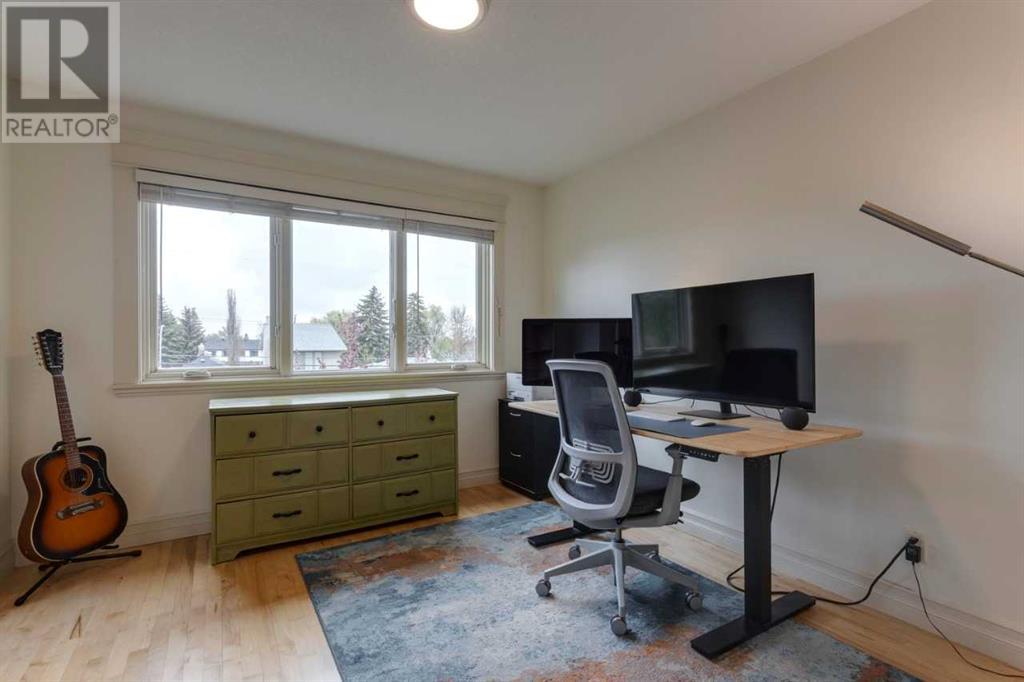 Single Family House for Sale in   Avenue NW Mount Pleasant Calgary 