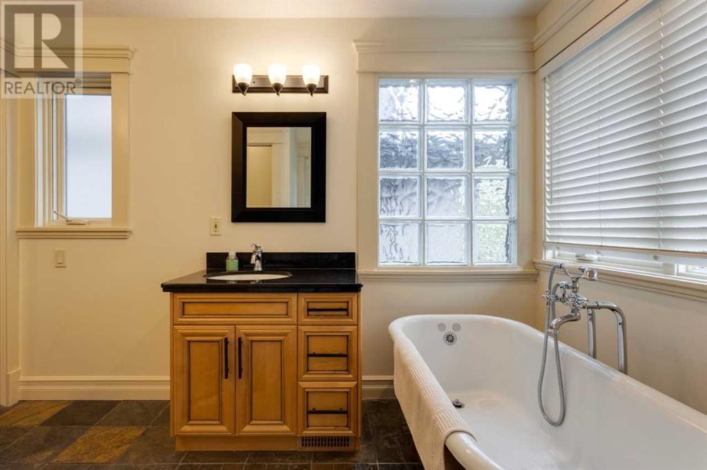 Single Family House for Sale in   Avenue NW Mount Pleasant Calgary 