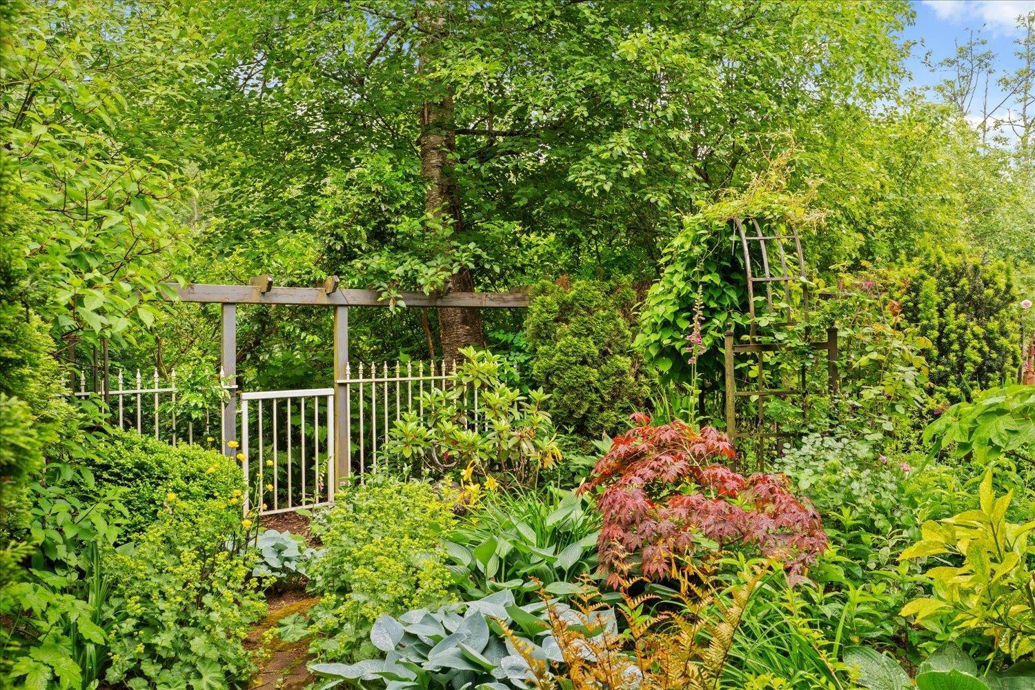 311 MIAMI RIVER DRIVE, Harrison Hot Springs, Harrison Hot Springs