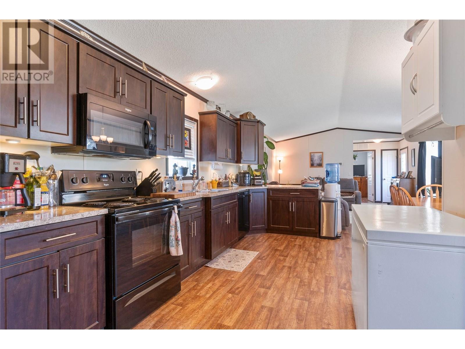 Photo 14 of 504 Pine Street Unit 3, Chase BC