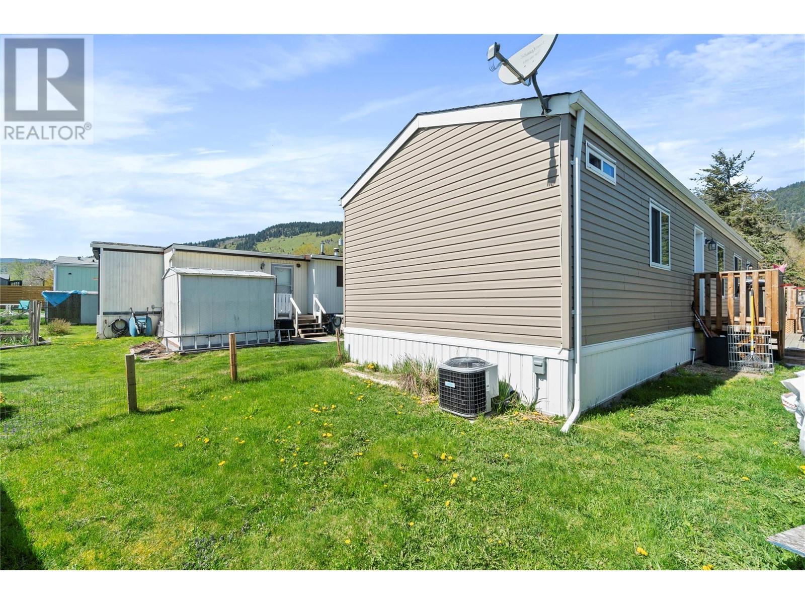 Photo 5 of 504 Pine Street Unit 3, Chase BC
