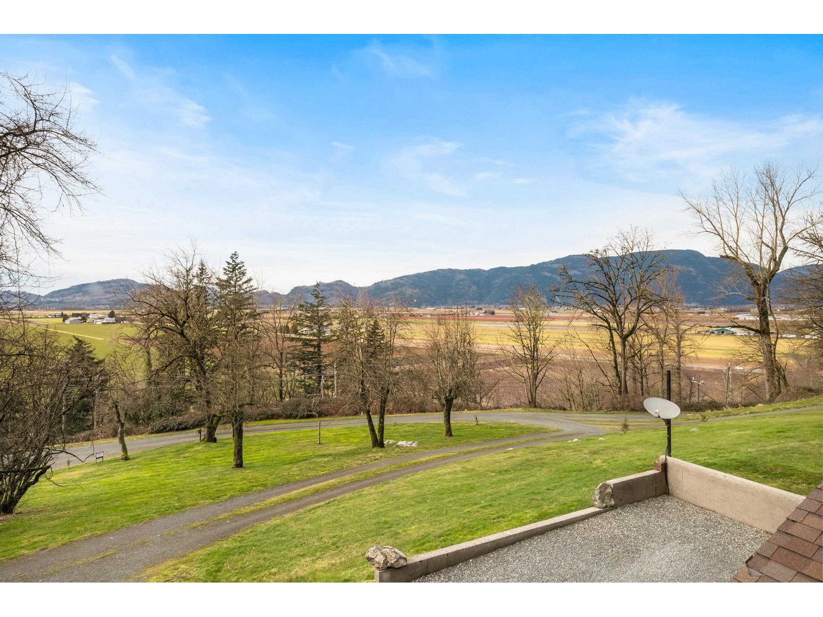 Photo 11 of 2220 Tolmie Road, Abbotsford BC