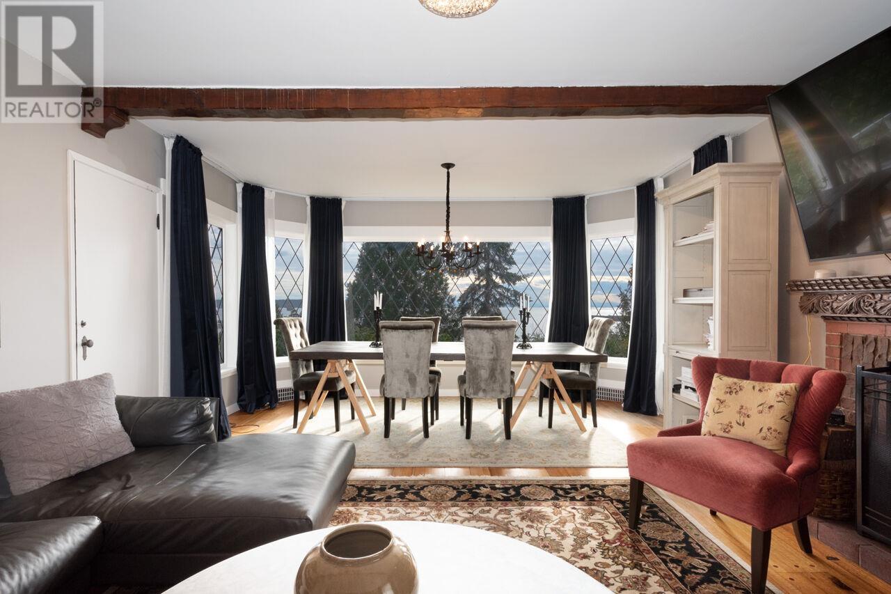 3284 MATHERS AVENUE, West Vancouver