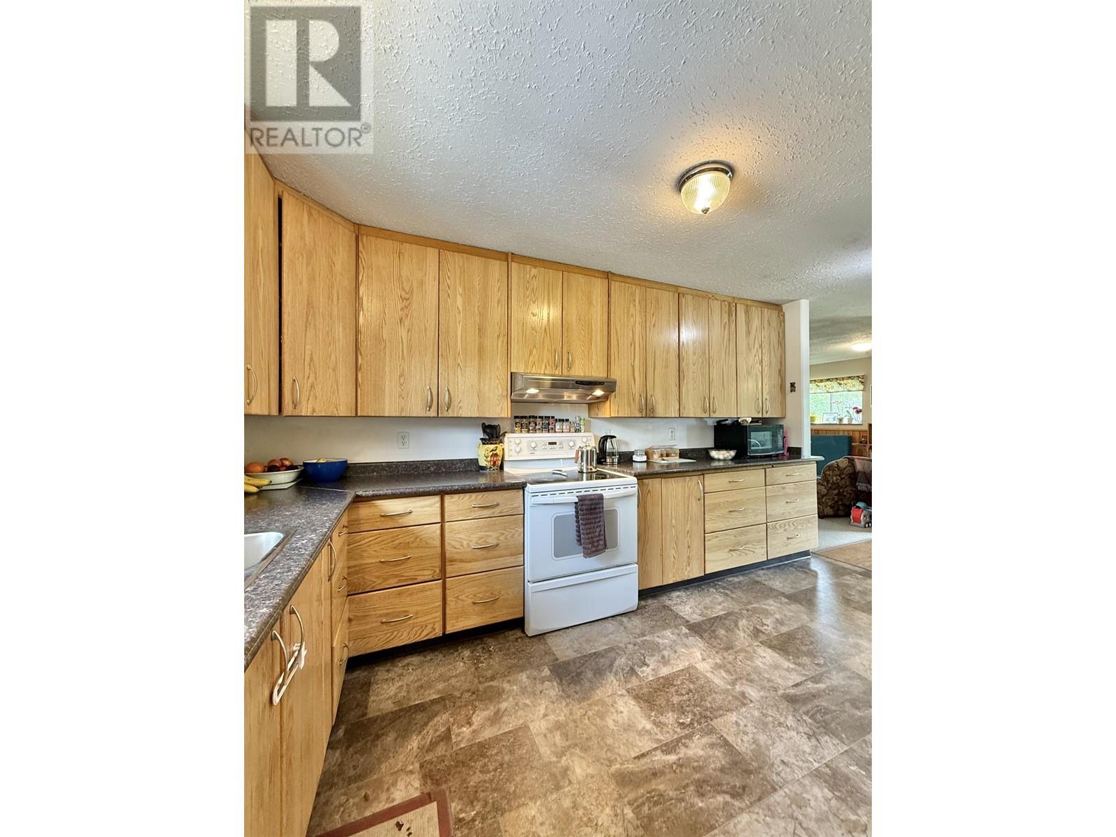 1449 ENRIGHT ROAD, McLeese Lake