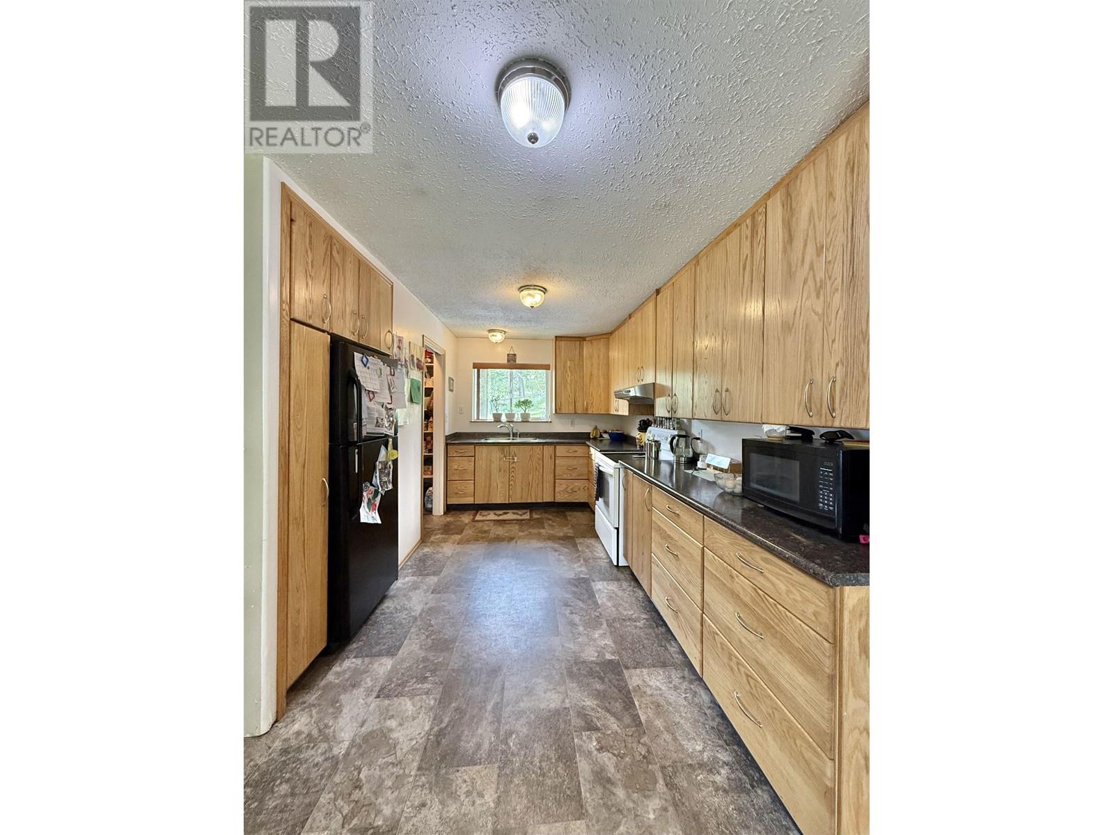 1449 ENRIGHT ROAD, McLeese Lake