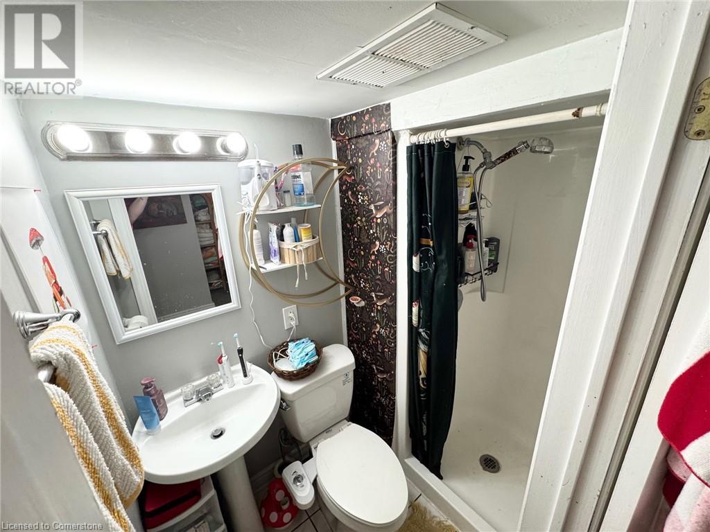 Photo 4 of 26 Grandfield Street, Hamilton ON