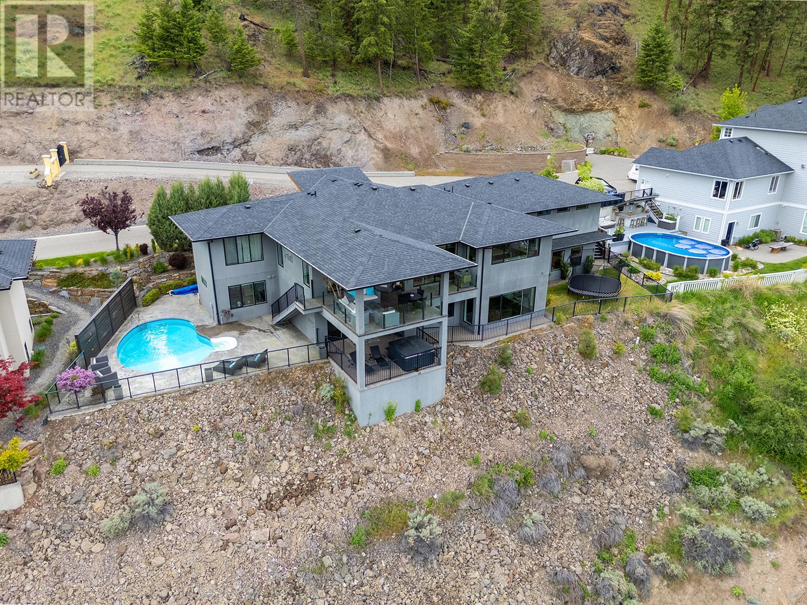  718 Highpointe Drive, Kelowna