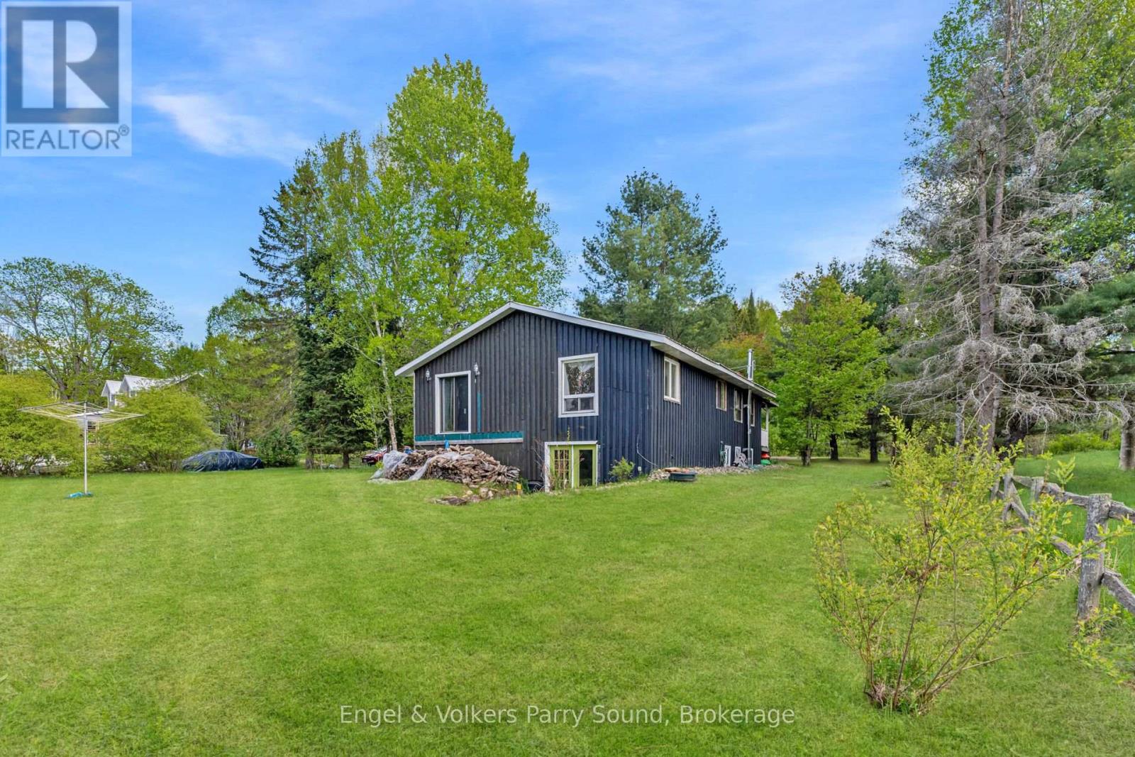 Photo 37 of 34 Gordon Point Road, Magnetawan ON