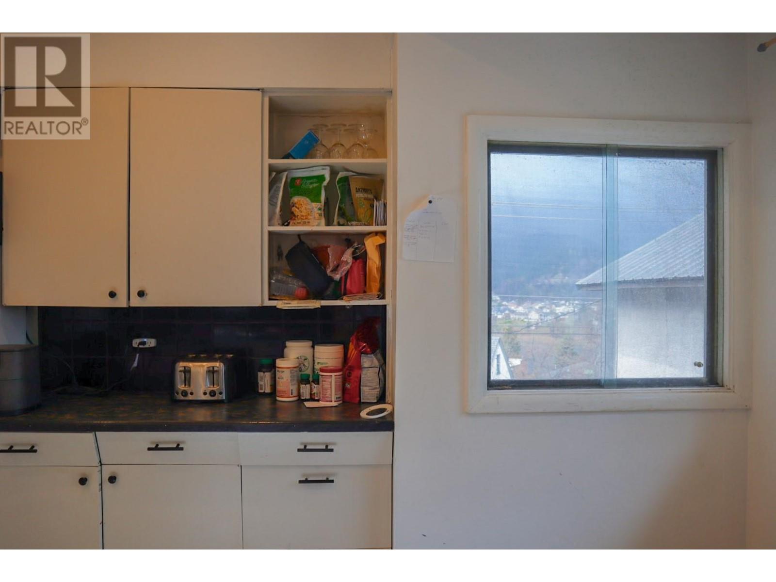 1730 Topping Street, Trail