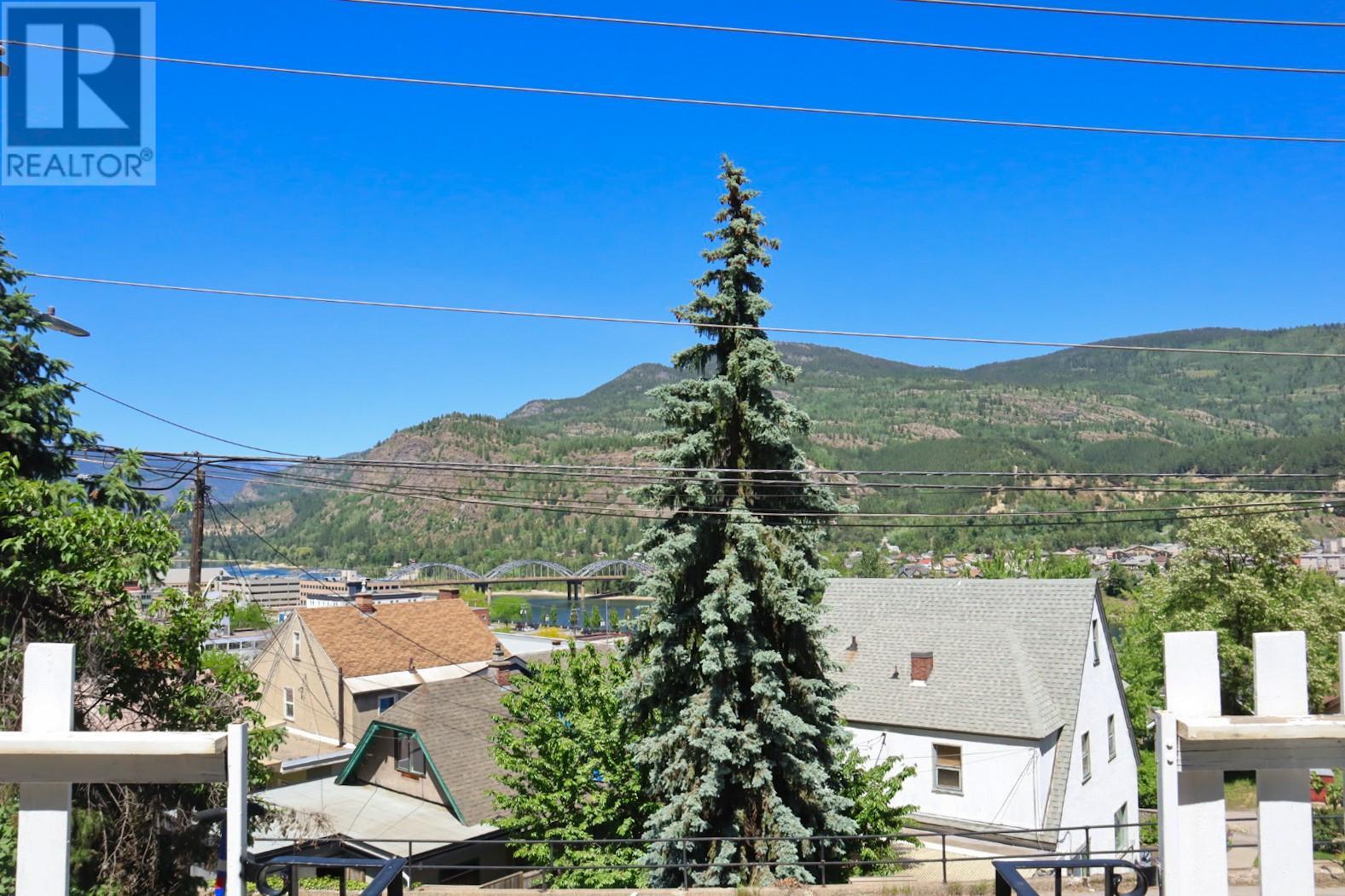 1730 Topping Street, Trail