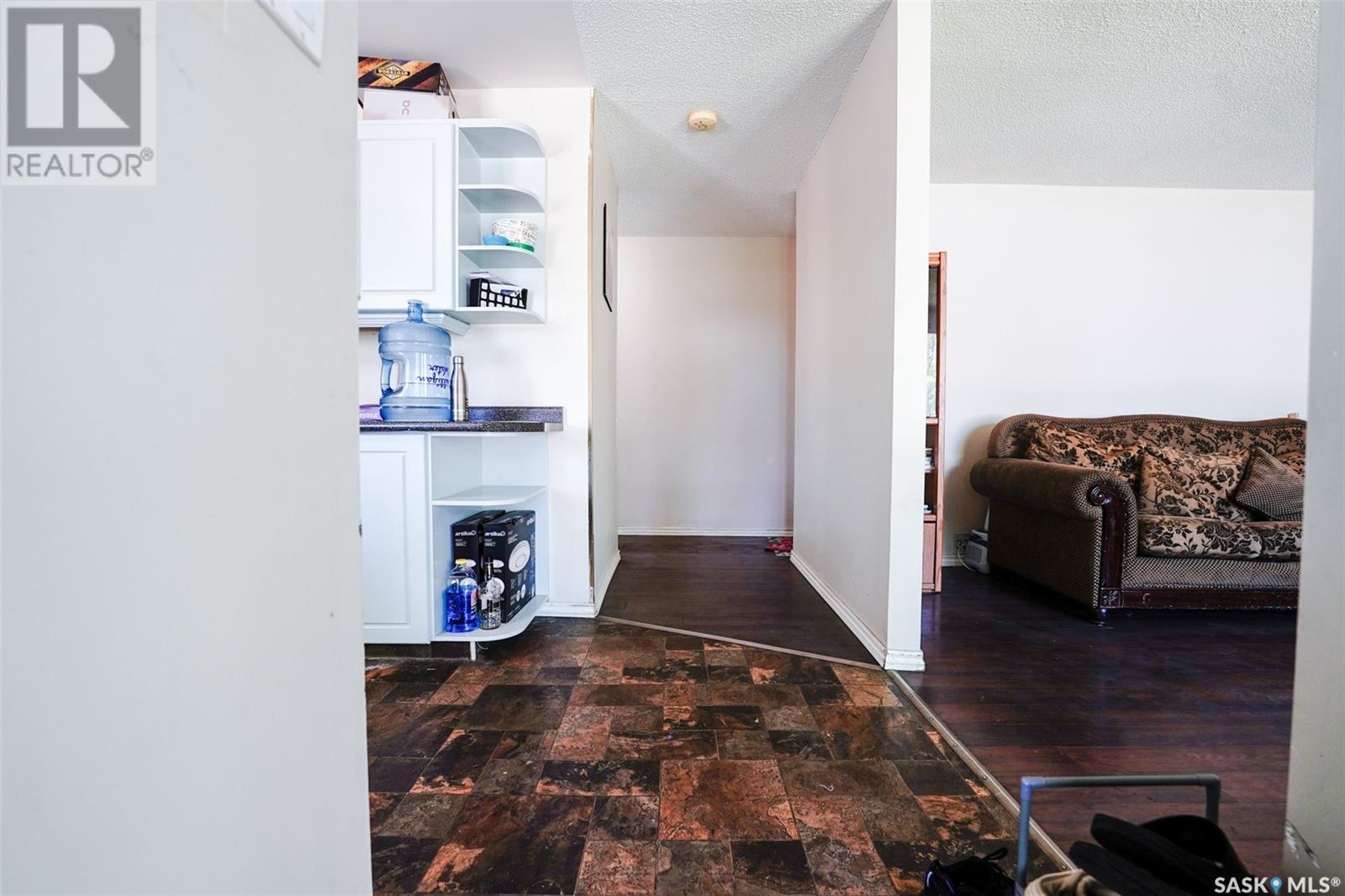 Photo 2 of 2303 7th Avenue E, Regina SK