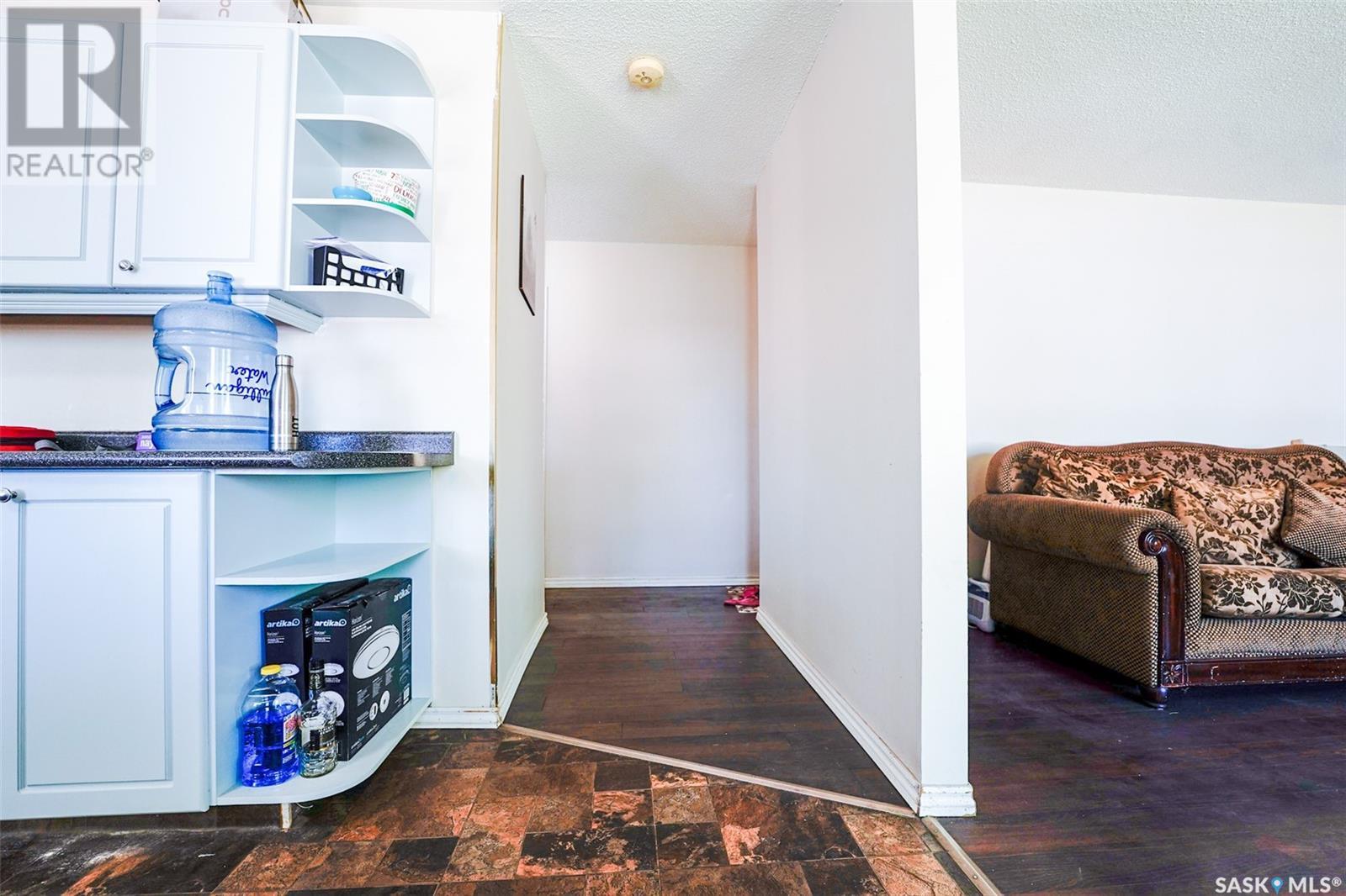 Photo 8 of 2303 7th Avenue E, Regina SK