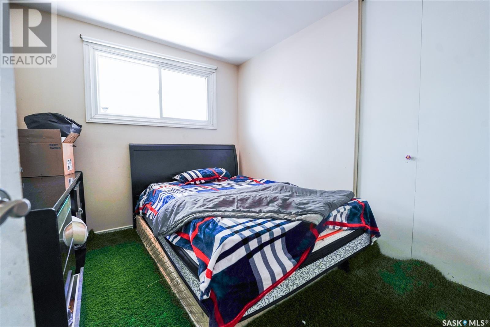 Photo 9 of 2303 7th Avenue E, Regina SK