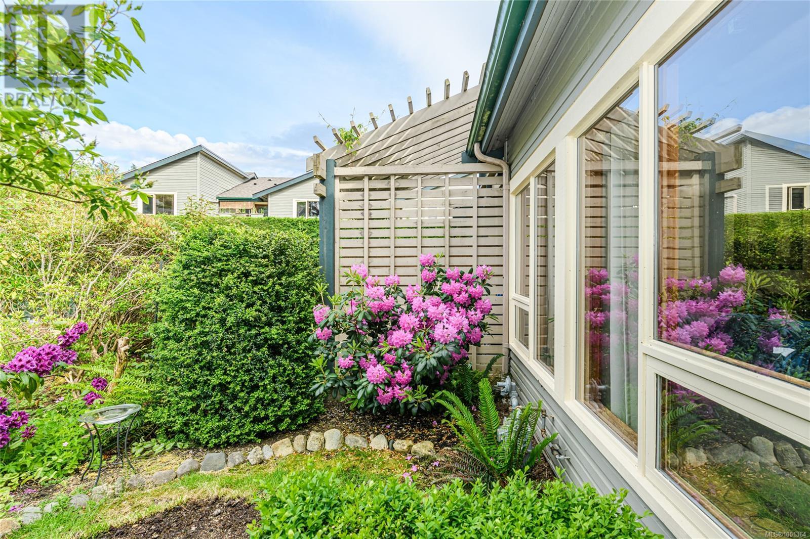 11 133 Corbett Rd, Salt Spring