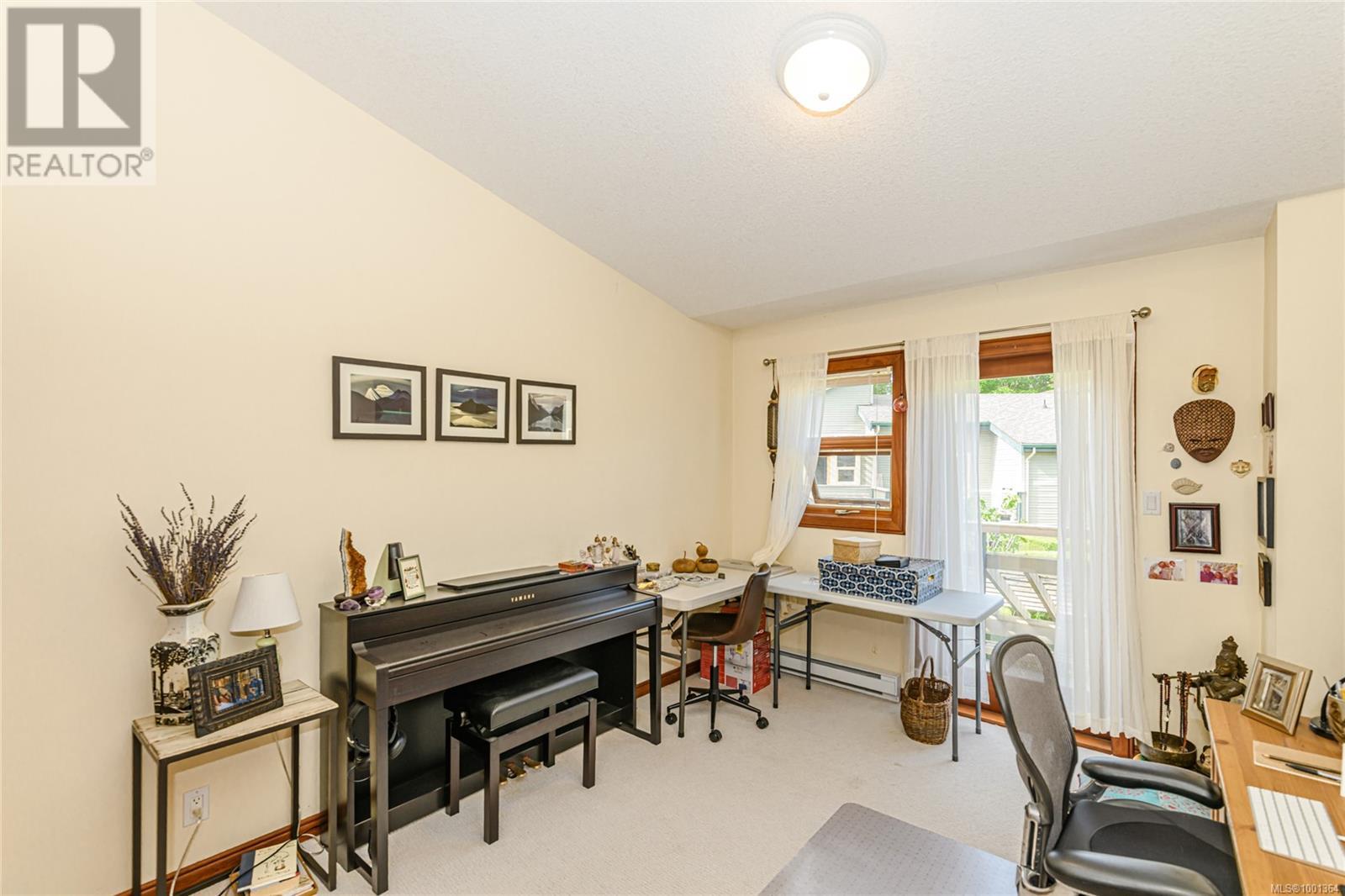 11 133 Corbett Rd, Salt Spring