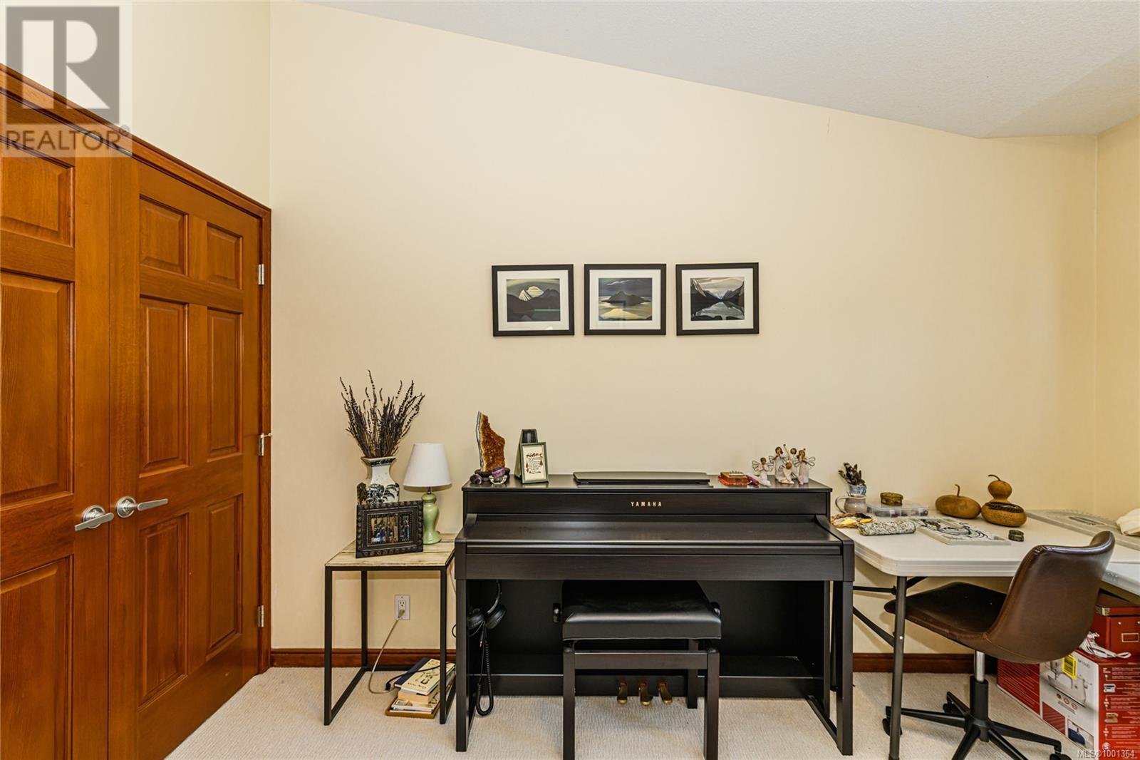 11 133 Corbett Rd, Salt Spring