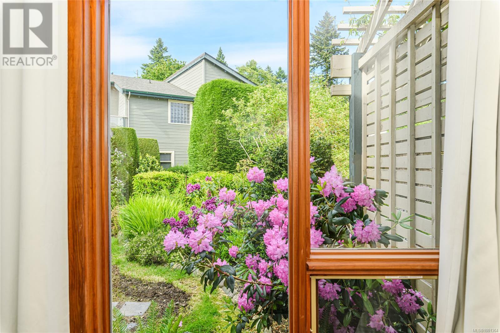 11 133 Corbett Rd, Salt Spring