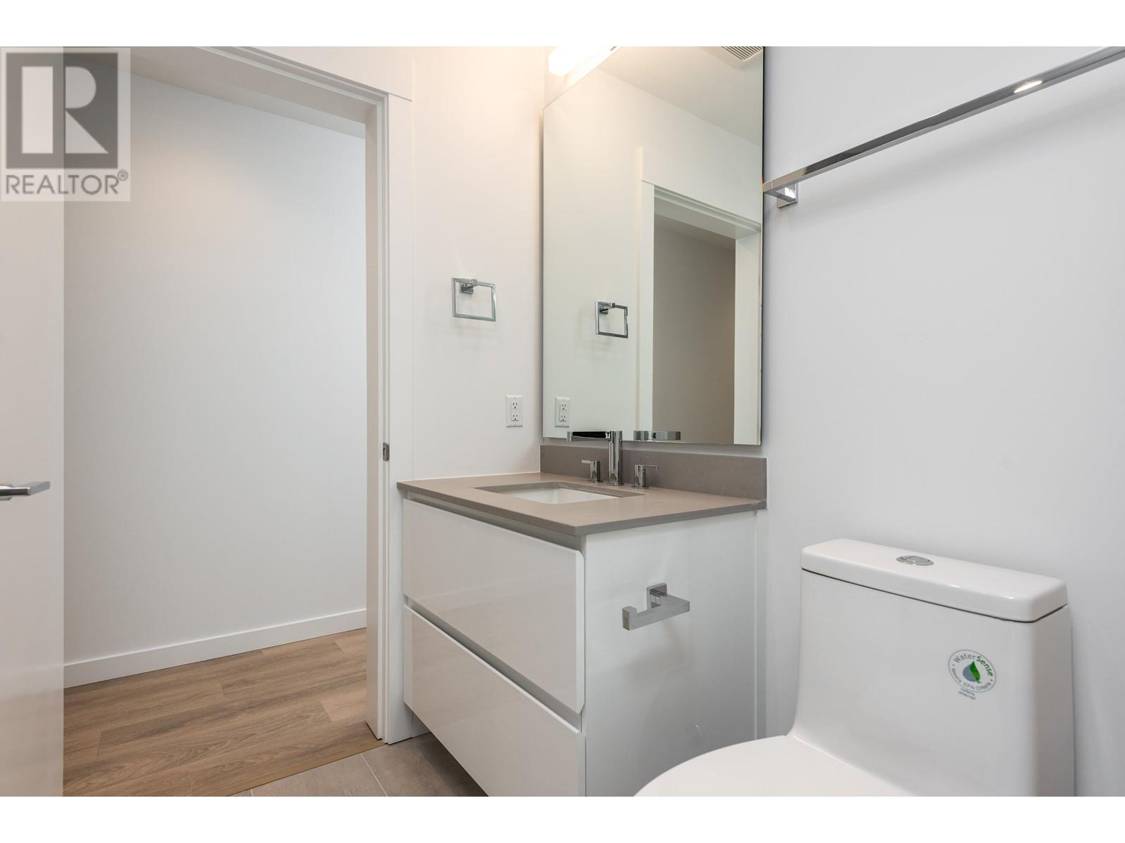 111 715 W 15TH STREET, North Vancouver real estate listing R3008833