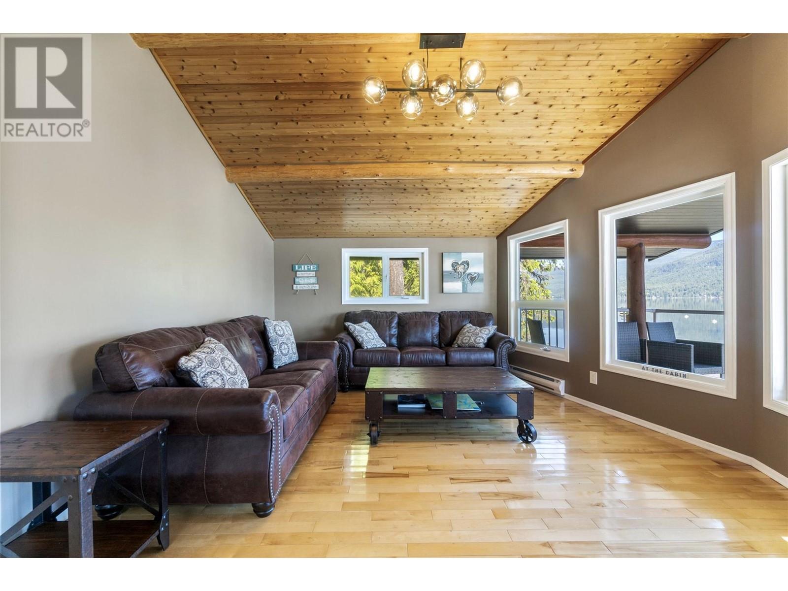  5675 Eagle Bay Road, Eagle Bay
