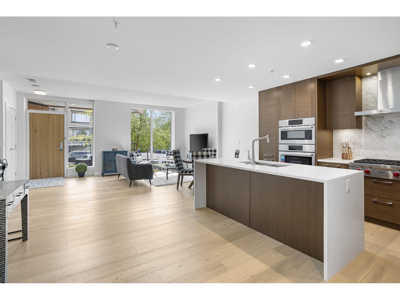 Photo 1 of Th 3 1439 George Street, White Rock BC