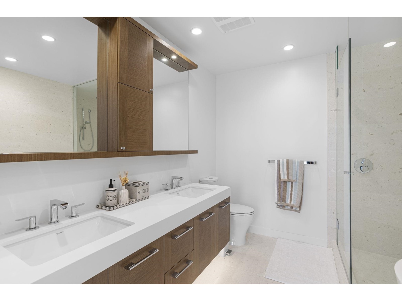 Photo 19 of Th 3 1439 George Street, White Rock BC