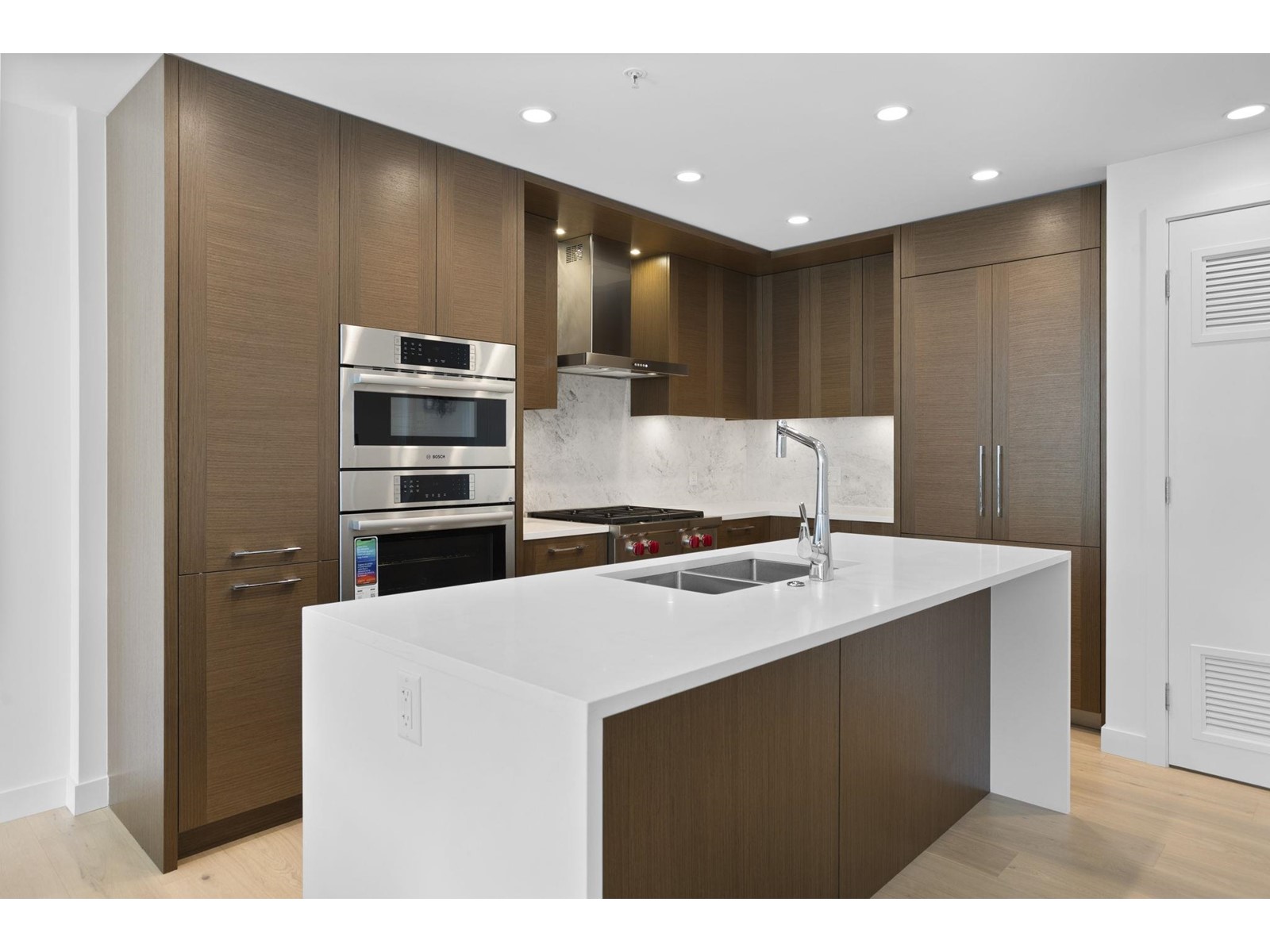 Photo 9 of Th 3 1439 George Street, White Rock BC