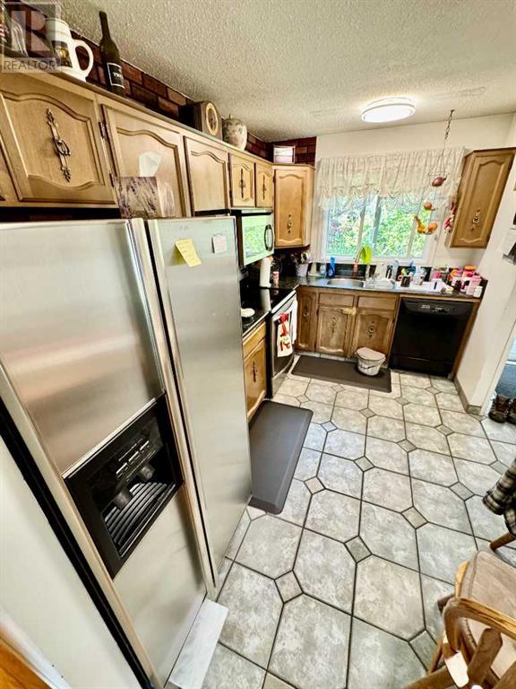 Single Family House Bungalow for Sale in  Whitestone Road NE Whitehorn Calgary 