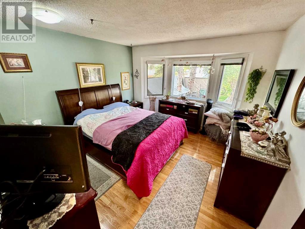 Single Family House Bungalow for Sale in  Whitestone Road NE Whitehorn Calgary 