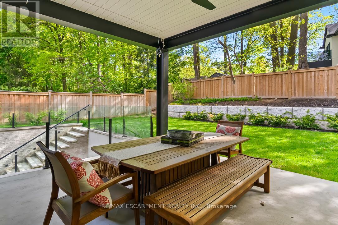 Photo 45 of 1308 Greenoaks Drive, Mississauga ON