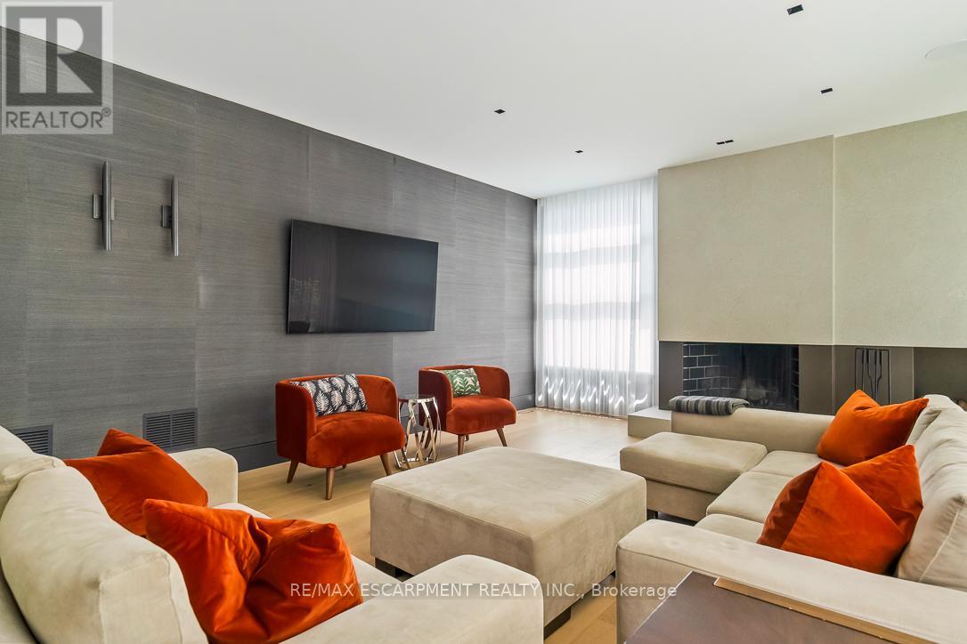 Photo 17 of 1308 Greenoaks Drive, Mississauga ON