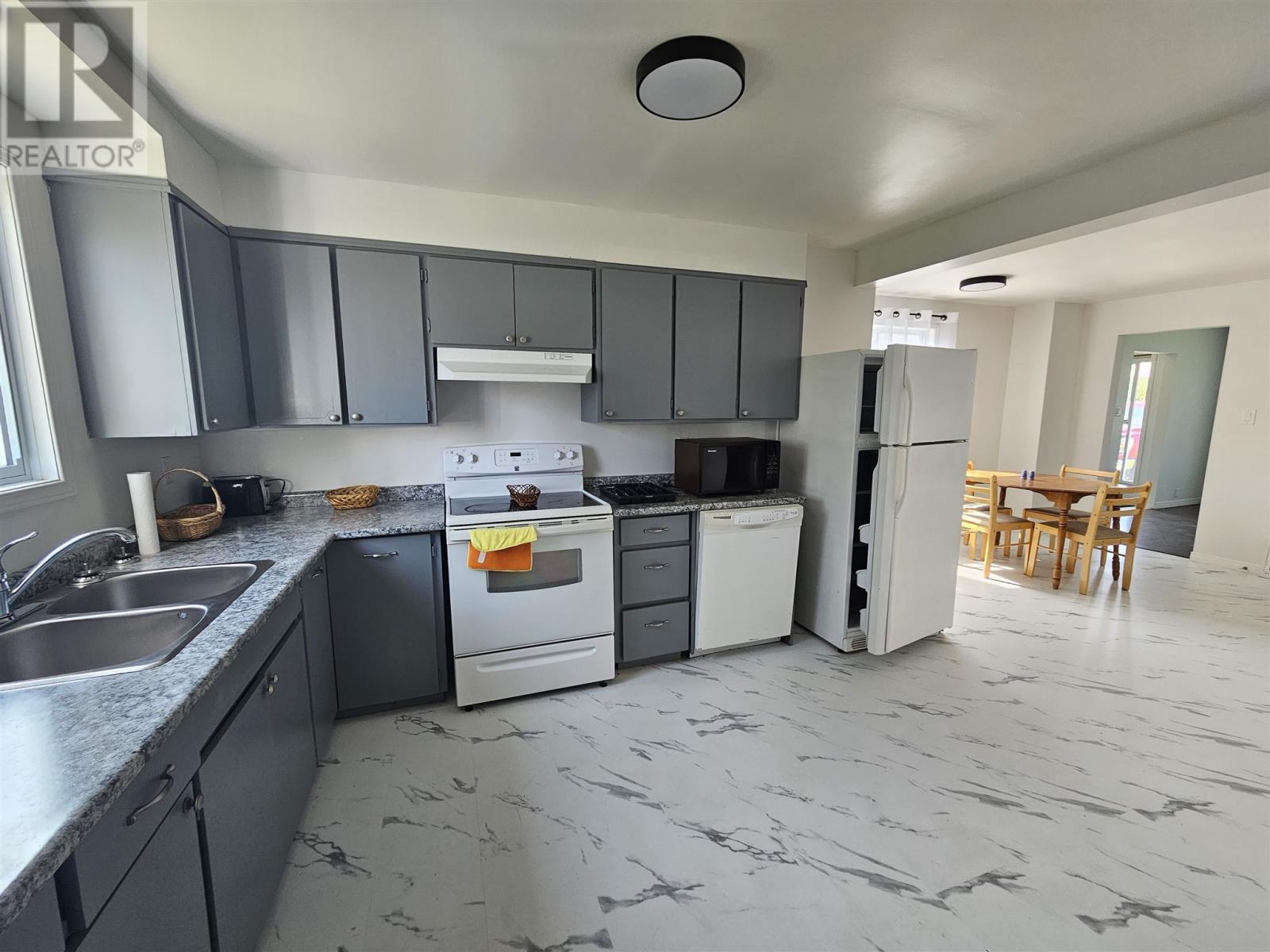 Photo 9 of 34 Hudson Ave, Terrace Bay ON