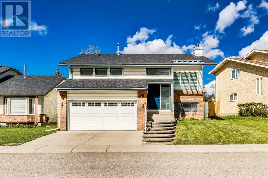 31 Woodmont Way SW, Calgary, Alberta