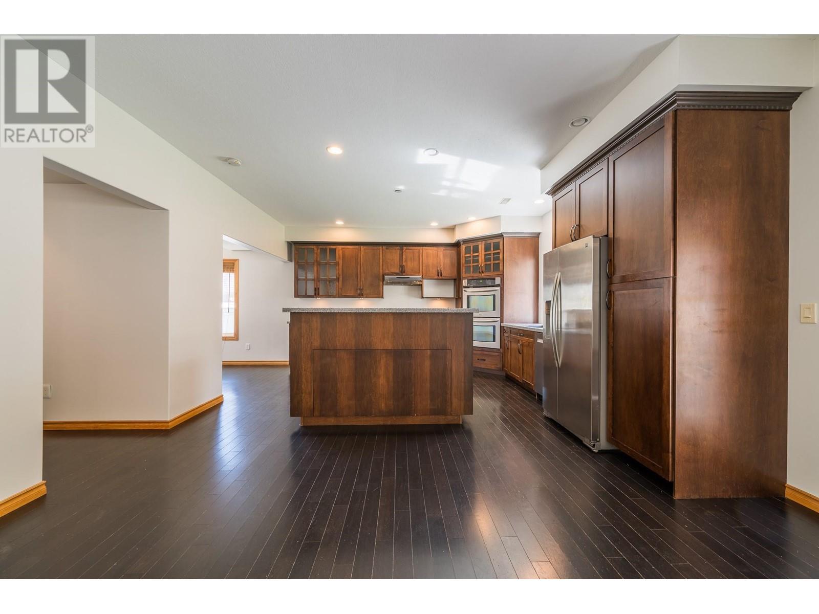 Photo 6 of 8925 Grizzly Crescent, Kamloops BC