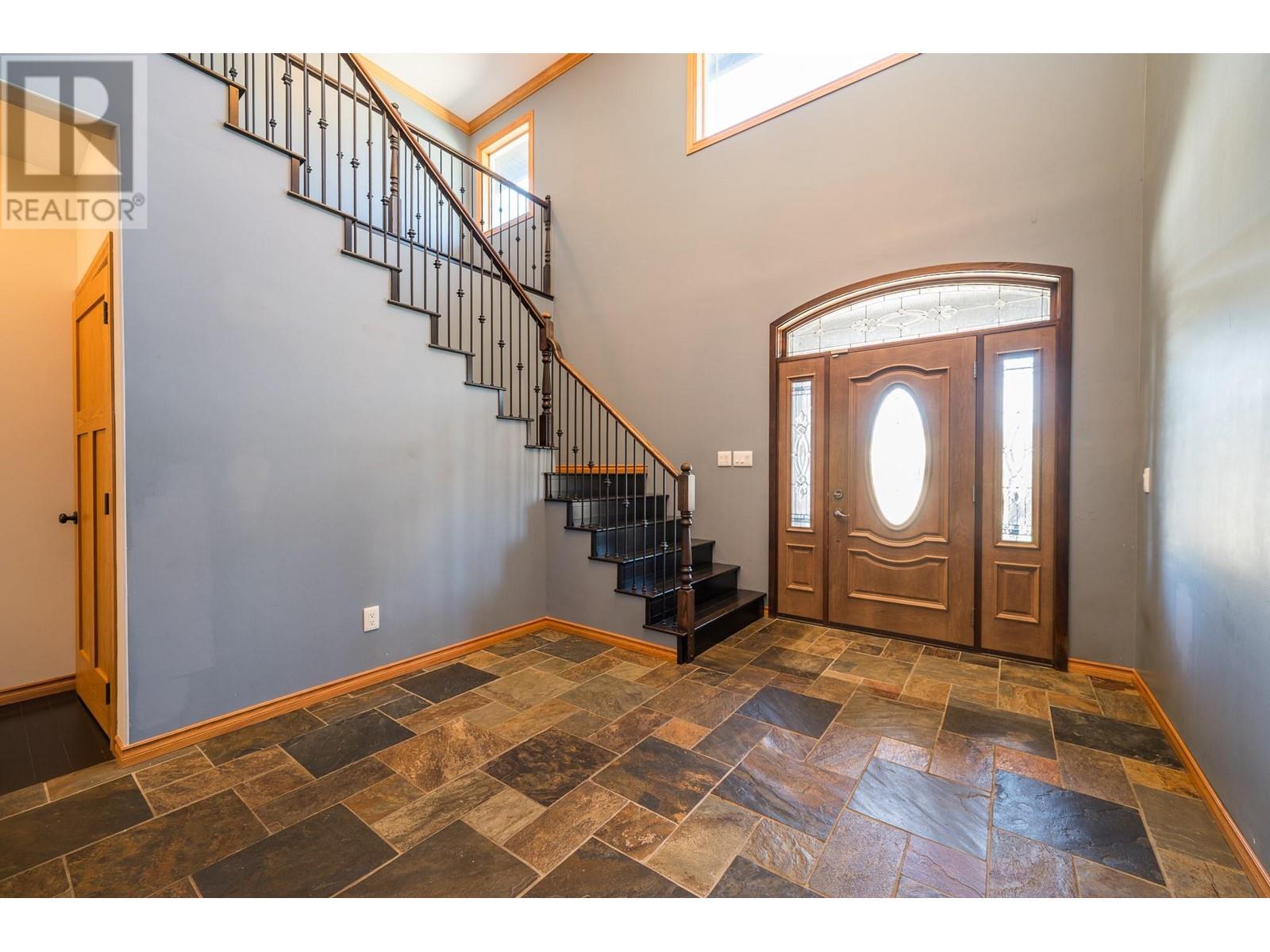 Photo 12 of 8925 Grizzly Crescent, Kamloops BC
