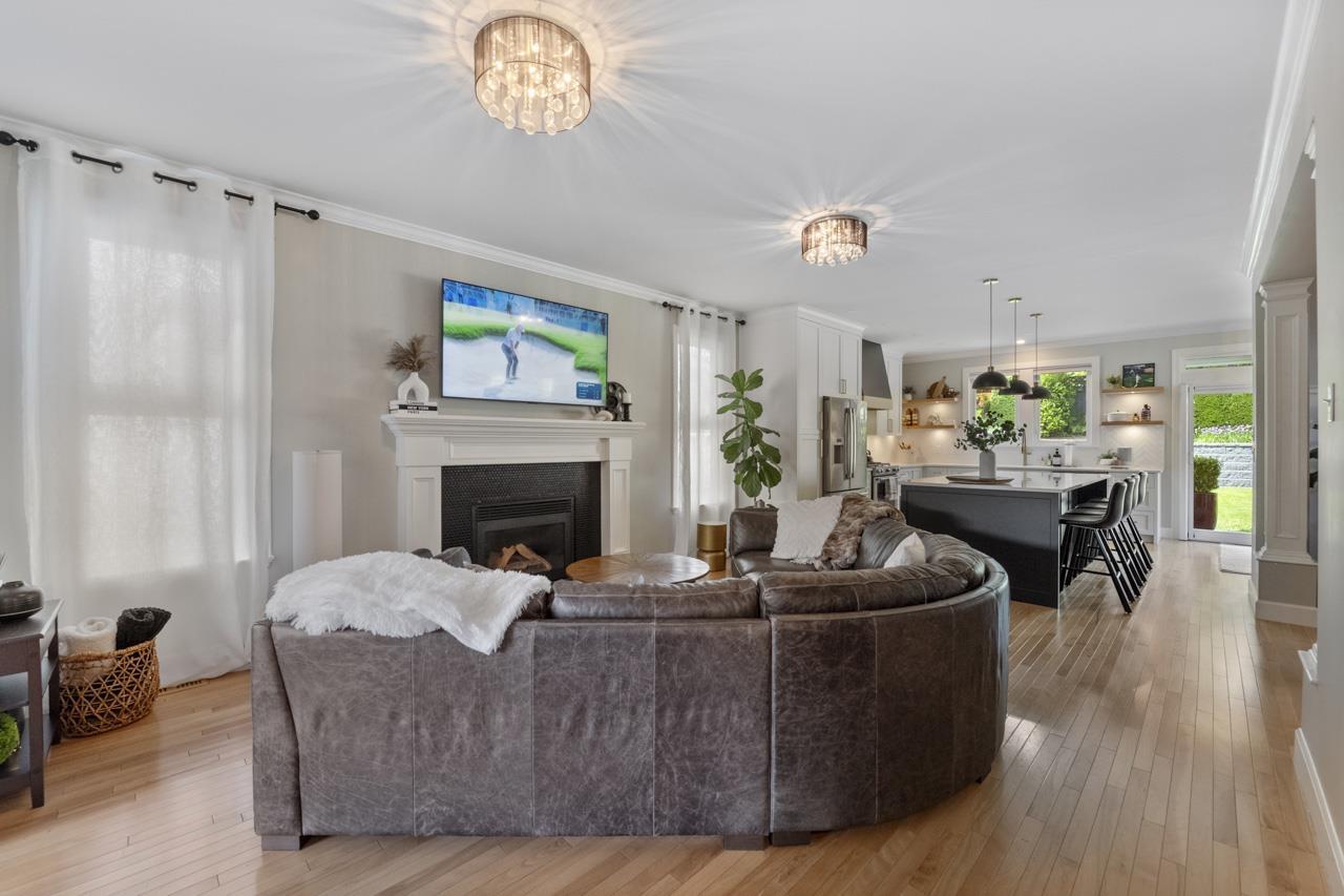 835 KENT STREET, White Rock