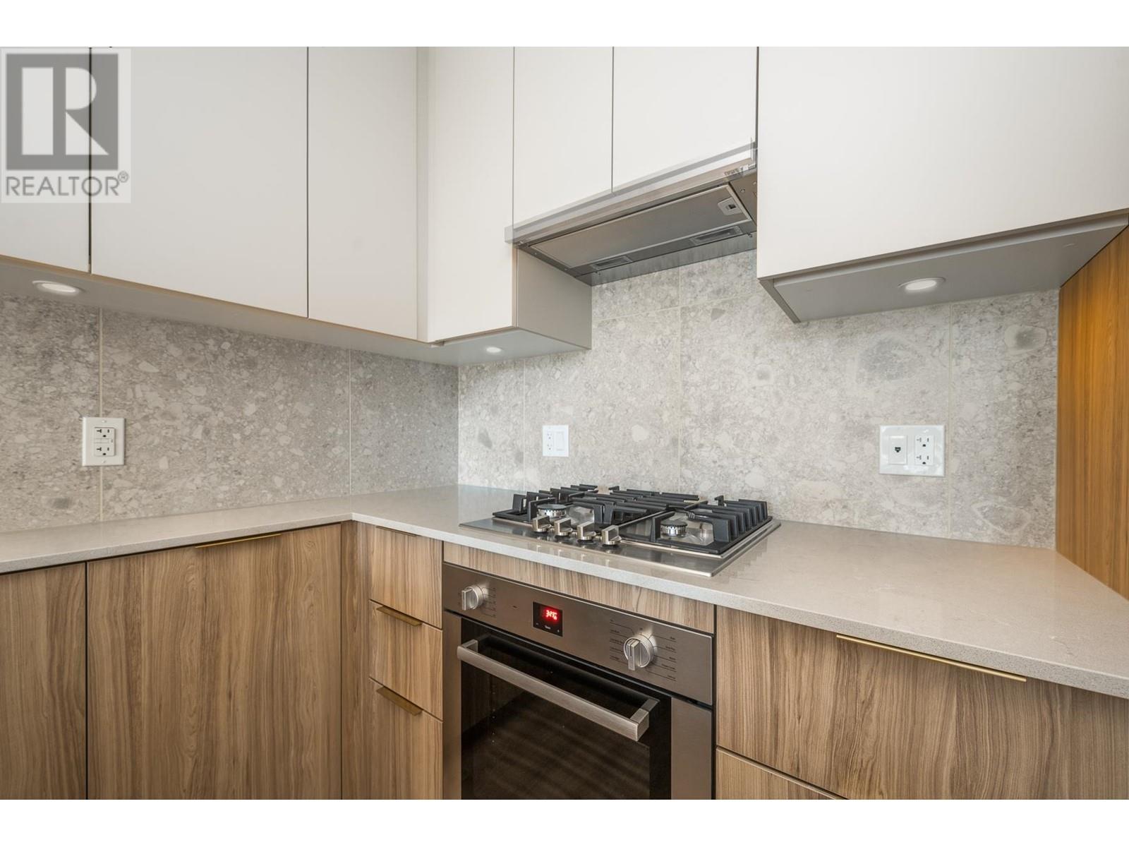 202 2325 EMERY COURT, North Vancouver real estate listing R2958388