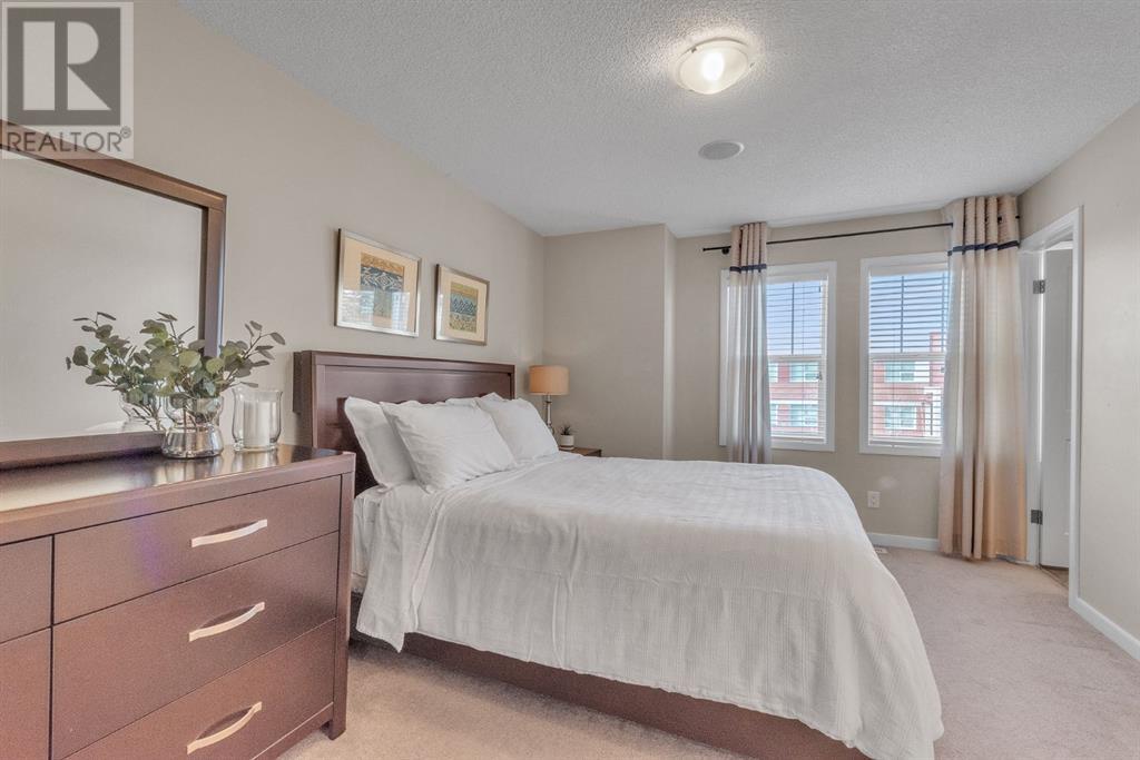 Single Family House for Sale in  New Brighton Drive SE New Brighton Calgary 