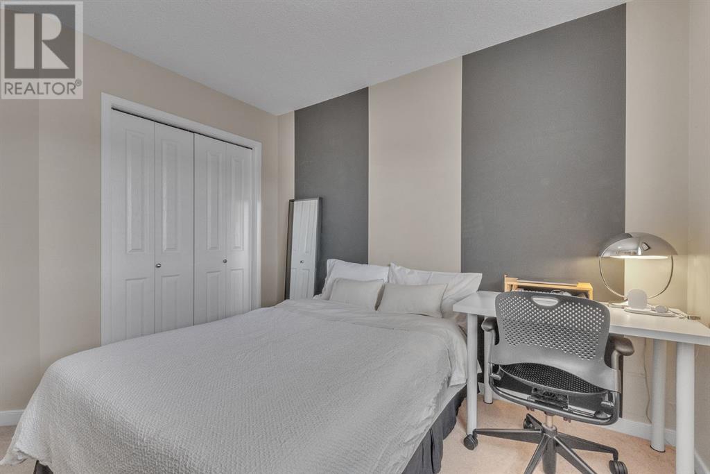 Single Family House for Sale in  New Brighton Drive SE New Brighton Calgary 