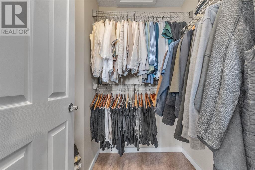 Single Family House for Sale in  New Brighton Drive SE New Brighton Calgary 