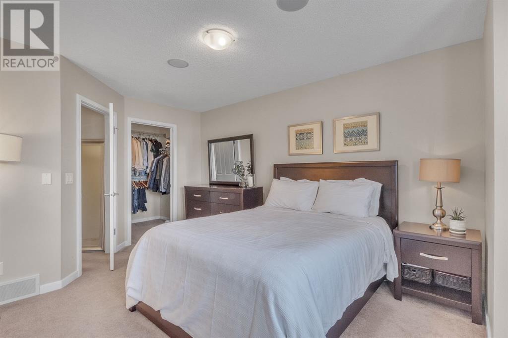 Single Family House for Sale in  New Brighton Drive SE New Brighton Calgary 