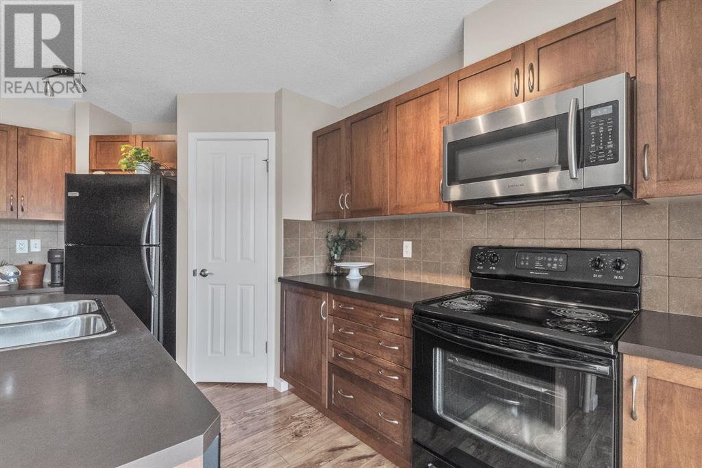 Single Family House for Sale in  New Brighton Drive SE New Brighton Calgary 
