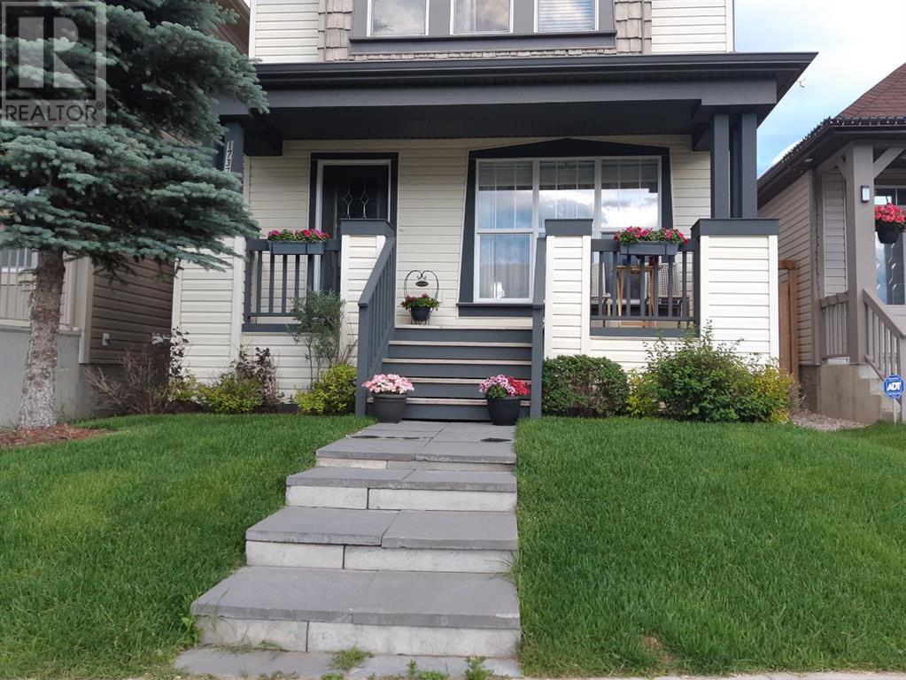 Single Family House for Sale in  New Brighton Drive SE New Brighton Calgary 