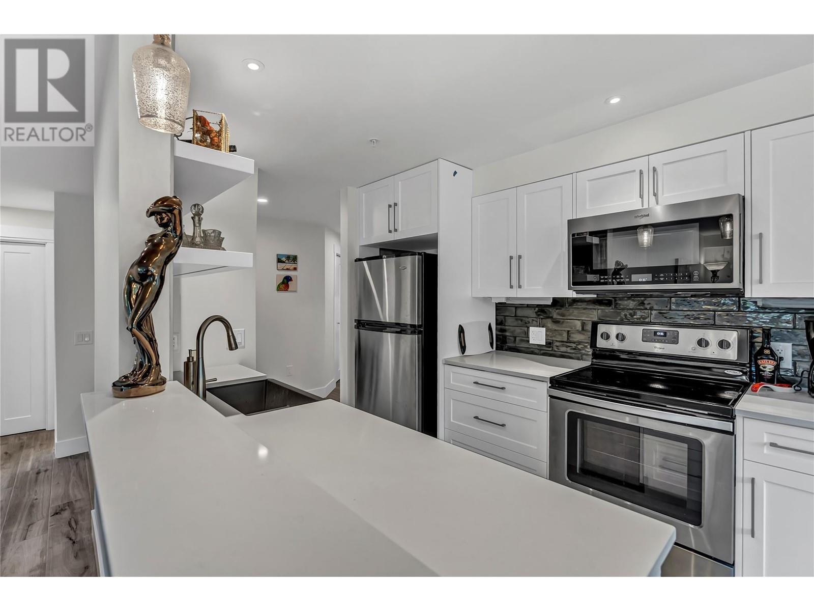 105 217 Elm Avenue, Penticton