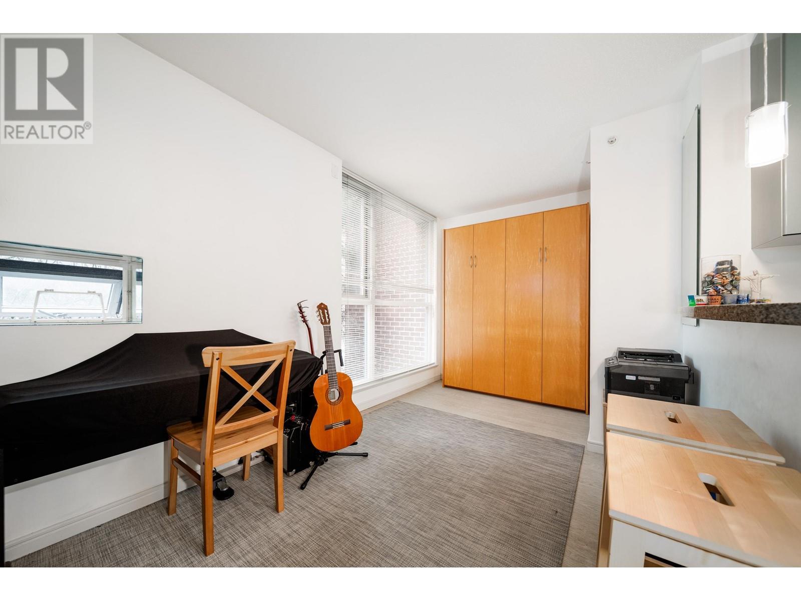 Photo 6 of 305 1068 Hornby Street, Vancouver BC