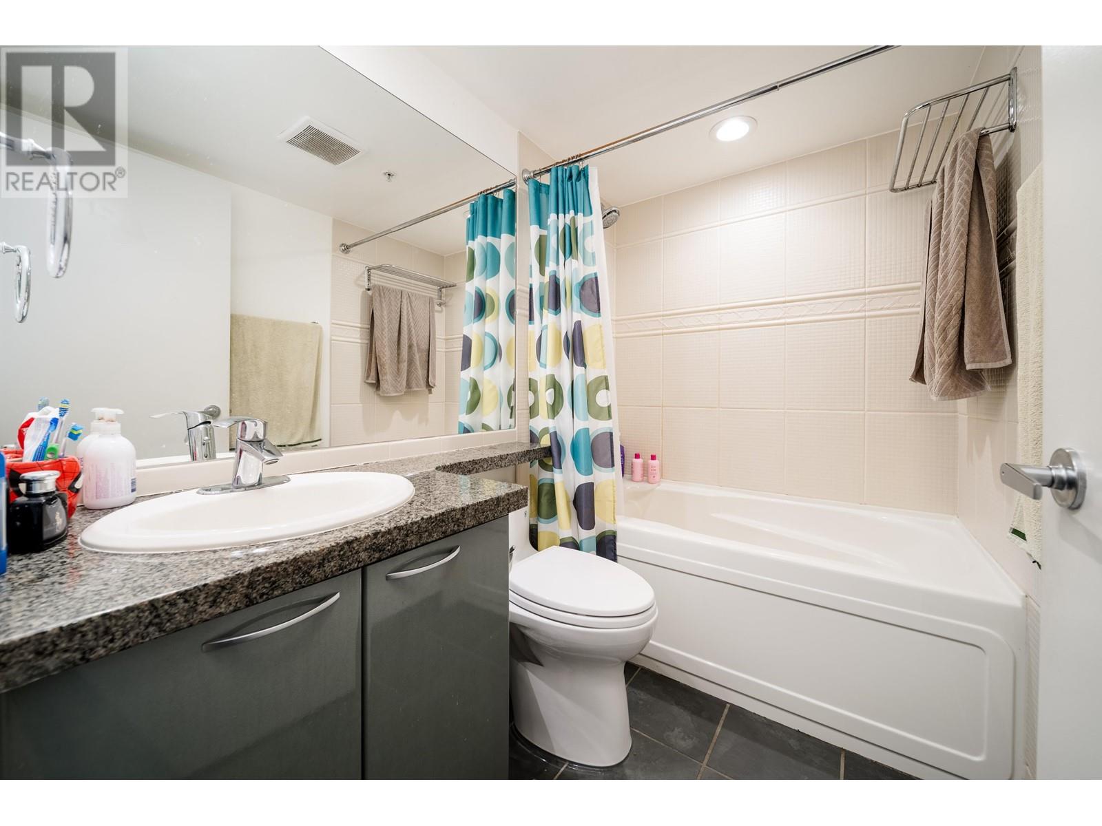 Photo 9 of 305 1068 Hornby Street, Vancouver BC