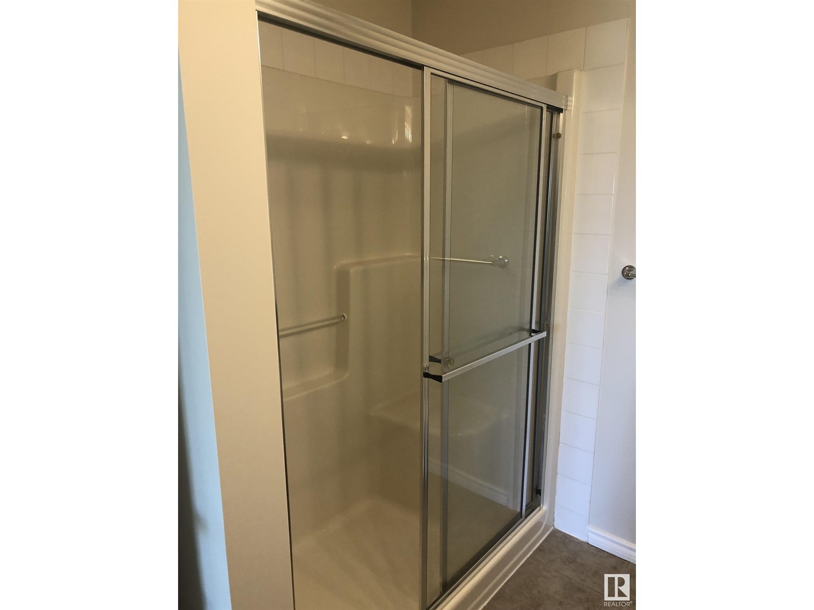 Photo 4 of 343 2436 Guardian Rd Nw, Edmonton AB